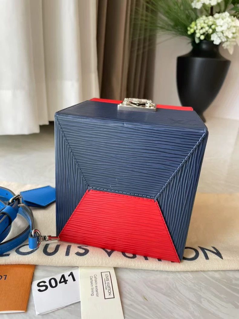 Louis Vuitton LV Water Ripple Square Box Size ONE SIZE - 5 Thumbnail