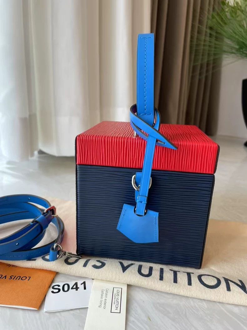 Louis Vuitton LV Water Ripple Square Box Size ONE SIZE - 3 Thumbnail