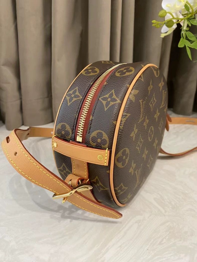 Louis Vuitton LV Monogram Round Small Bag with Dust Bag Size ONE SIZE - 3 Thumbnail