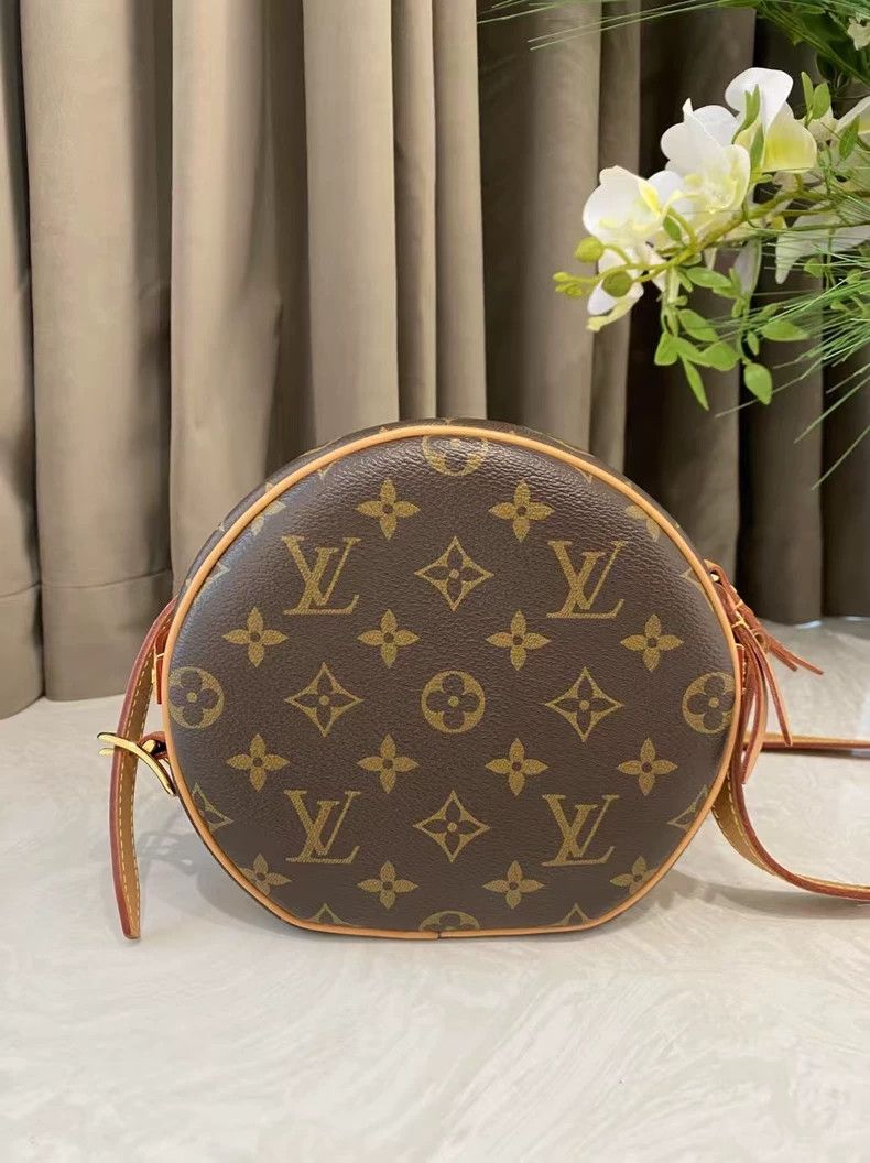 Louis Vuitton LV Monogram Round Small Bag with Dust Bag Size ONE SIZE - 2 Thumbnail