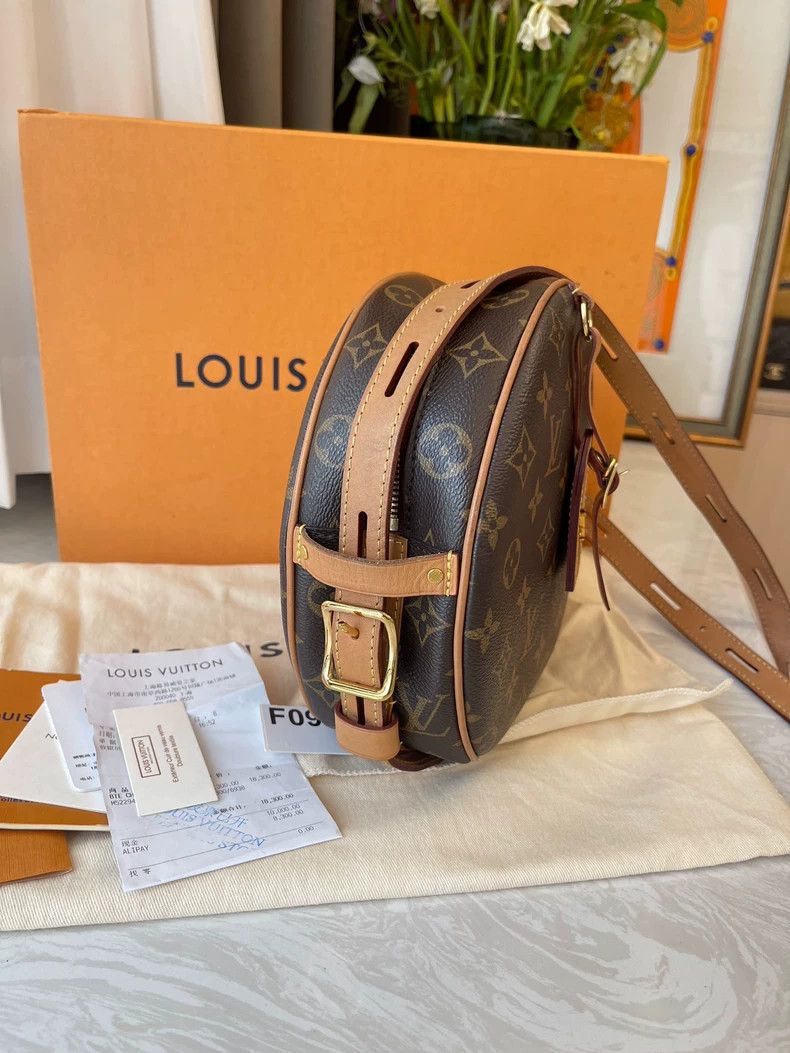 Louis Vuitton Louis Vuitton Round Bag with Full Packaging Size ONE SIZE - 3 Thumbnail