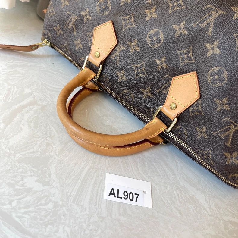 Louis Vuitton LV Speedy 35 Bag in Good Condition Size ONE SIZE - 4 Thumbnail
