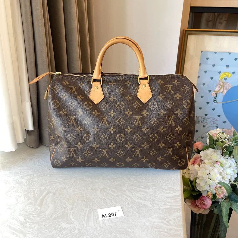 Louis Vuitton LV Speedy 35 Bag in Good Condition Size ONE SIZE - 3 Thumbnail