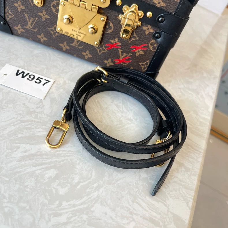 Louis Vuitton Louis Vuitton Petit Malle Hard Case Bag Size ONE SIZE - 3 Thumbnail