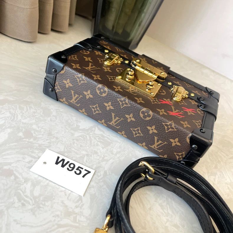 Louis Vuitton Louis Vuitton Petit Malle Hard Case Bag Size ONE SIZE - 7 Thumbnail