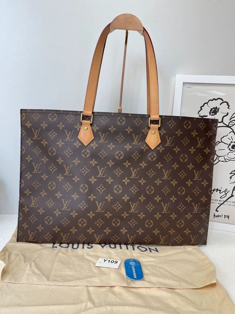 Louis Vuitton LV Monogram Tote Bag with Leather Handles Size ONE SIZE - 9 Thumbnail
