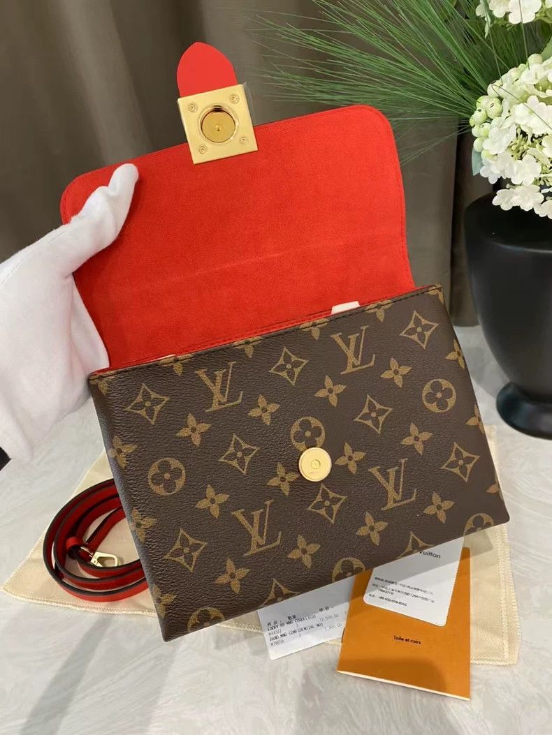 Louis Vuitton Louis Vuitton Lock Bag with Dust Bag Size ONE SIZE - 5 Thumbnail