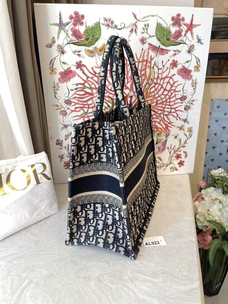 Dior Christian Dior Tote Bag Medium Size Size ONE SIZE - 3 Thumbnail