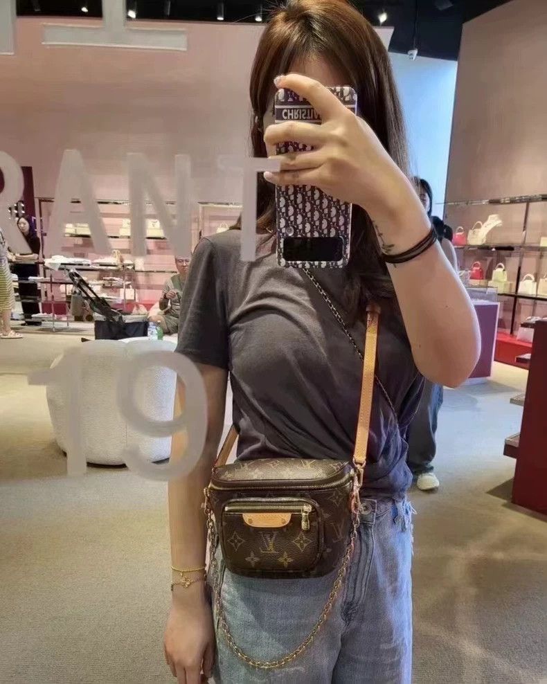 Louis Vuitton Mini Bumbag Handbag from Louis Vuitton Size ONE SIZE - 7 Thumbnail