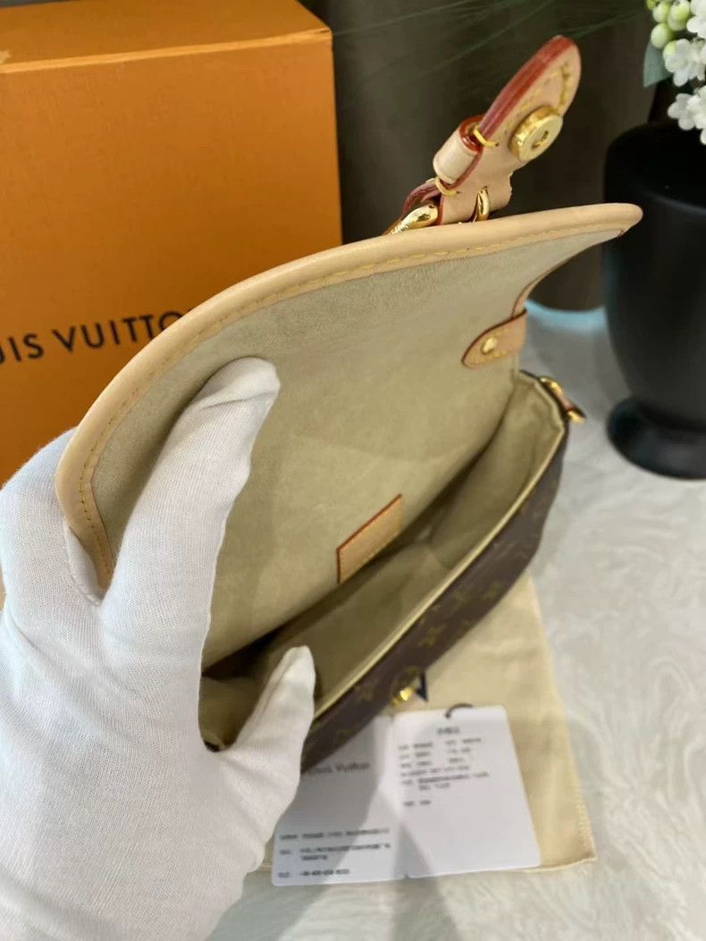 Louis Vuitton LV Saumur BB Handbag with Shoulder Straps Size ONE SIZE - 7 Thumbnail