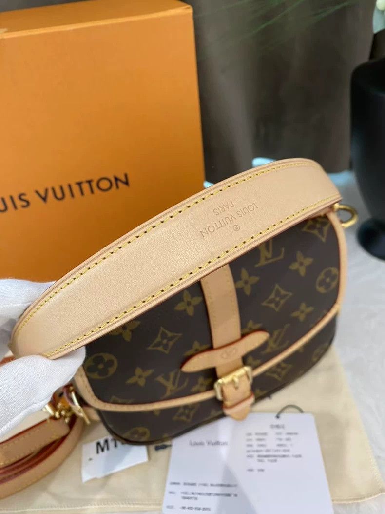Louis Vuitton LV Saumur BB Handbag with Shoulder Straps Size ONE SIZE - 6 Thumbnail