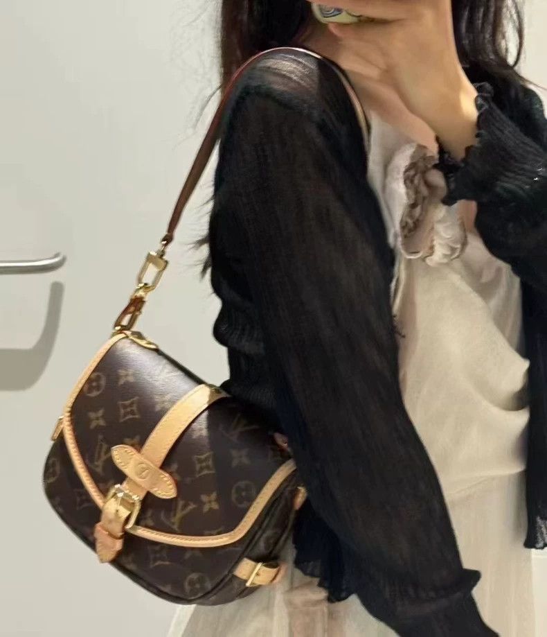 Louis Vuitton LV Saumur BB Handbag with Shoulder Straps Size ONE SIZE - 9 Thumbnail