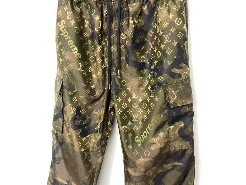 Louis Vuitton Louis Vuitton x Supreme Camouflage Pants Size US 42 / EU 58 - 2 Thumbnail
