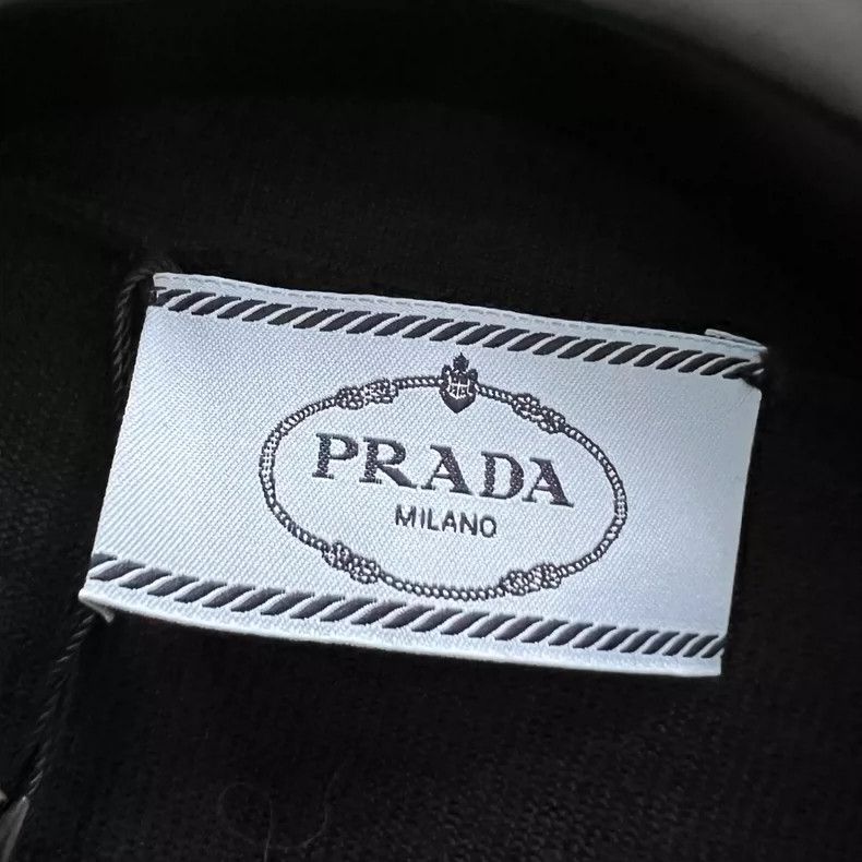 Prada PRADA Navy Cardigan with Triangle Logo Size US M / EU 48-50 / 2 - 7 Thumbnail