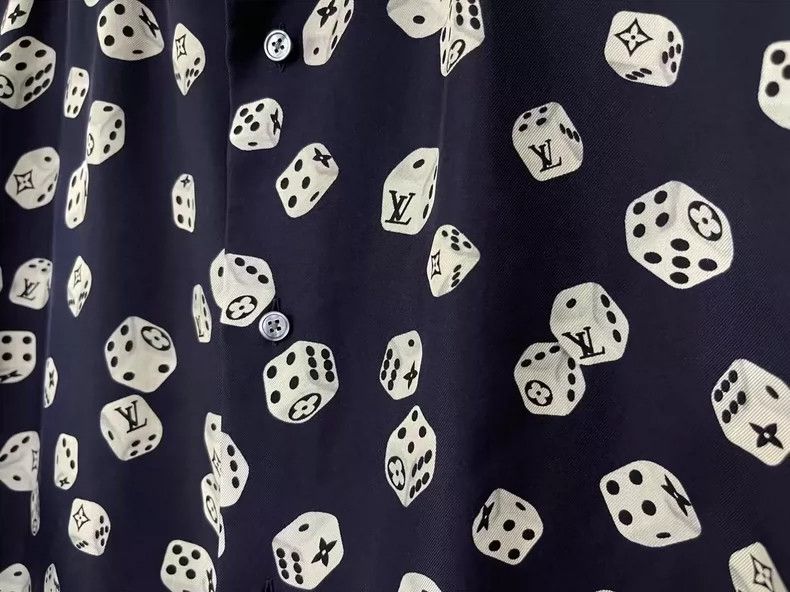 Louis Vuitton Louis Vuitton Silk Dice Logo Shirt Size US L / EU 52-54 / 3 - 2 Thumbnail