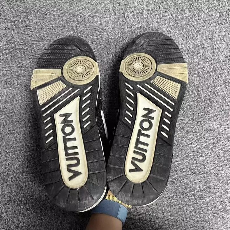 Louis Vuitton Louis Vuitton White and Black Panda Sneakers Size US 8.5 / EU 41-42 - 5 Thumbnail