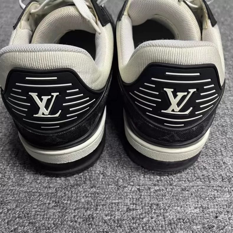 Louis Vuitton Louis Vuitton White and Black Panda Sneakers Size US 8.5 / EU 41-42 - 3 Thumbnail