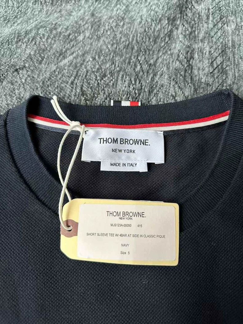 Thom Browne Thom Browne Short Sleeve T-Shirt Size US XXL / EU 58 / 5 - 3 Thumbnail