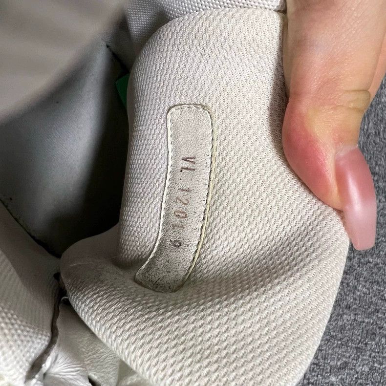 Louis Vuitton Louis Vuitton Green and White Casual Sneakers Size US 9 / EU 42 - 3 Thumbnail