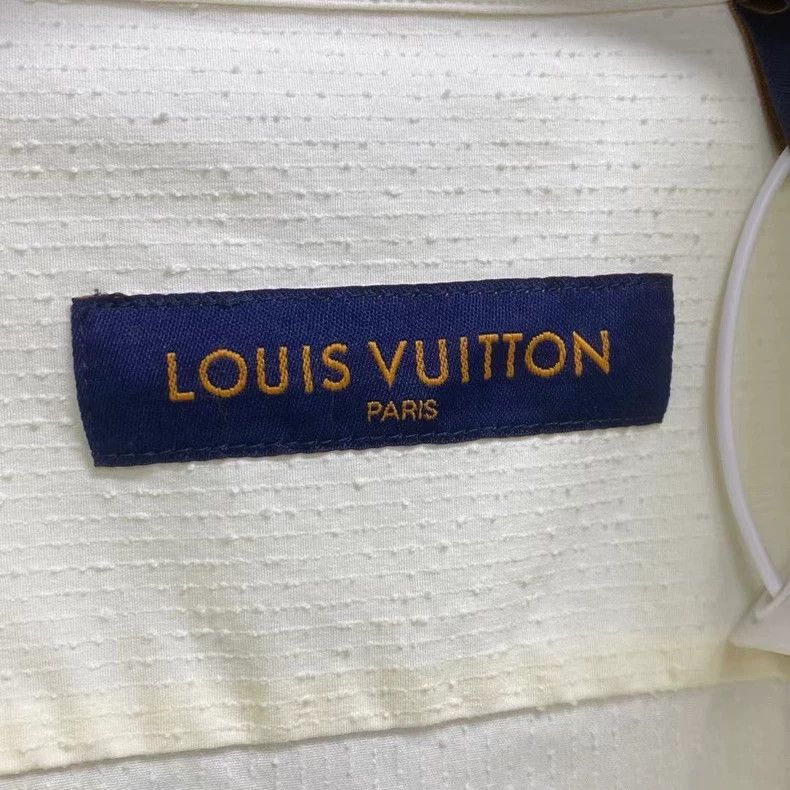 Louis Vuitton Louis Vuitton White Asymmetric Logo Shirt Size US L / EU 52-54 / 3 - 4 Thumbnail