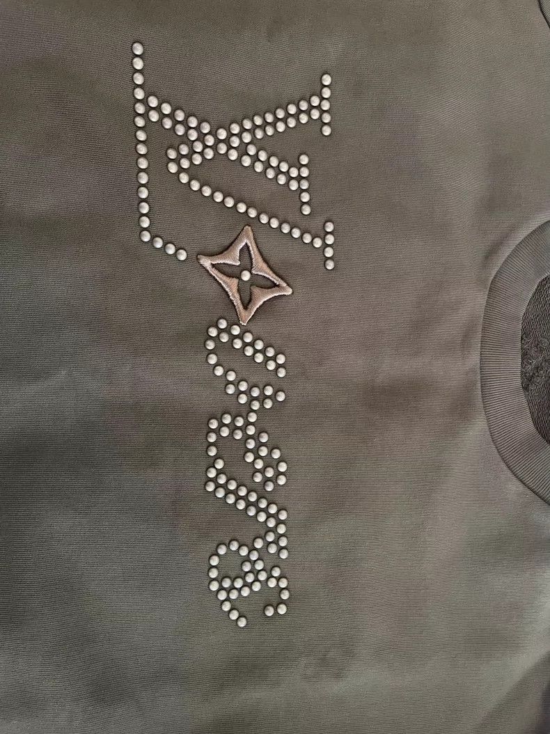 Louis Vuitton Louis Vuitton Logo Sweatshirt Size M Size US M / EU 48-50 / 2 - 4 Thumbnail