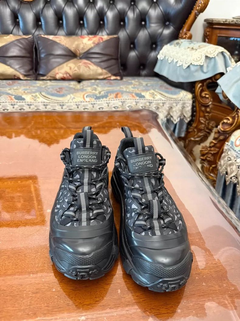 Burberry Burberry Casual Shoes with Logo Design Size US 8 / EU 41 - 4 Thumbnail