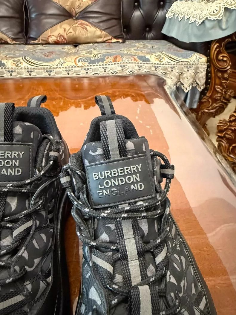 Burberry Burberry Casual Shoes with Logo Design Size US 8 / EU 41 - 9 Thumbnail