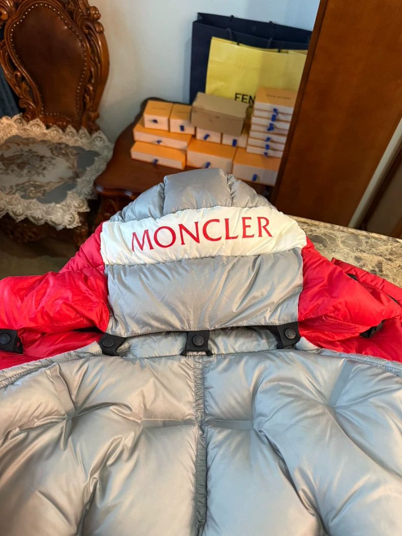 Moncler Moncler Red Down Jacket with White Panel Size US M / EU 48-50 / 2 - 7 Thumbnail