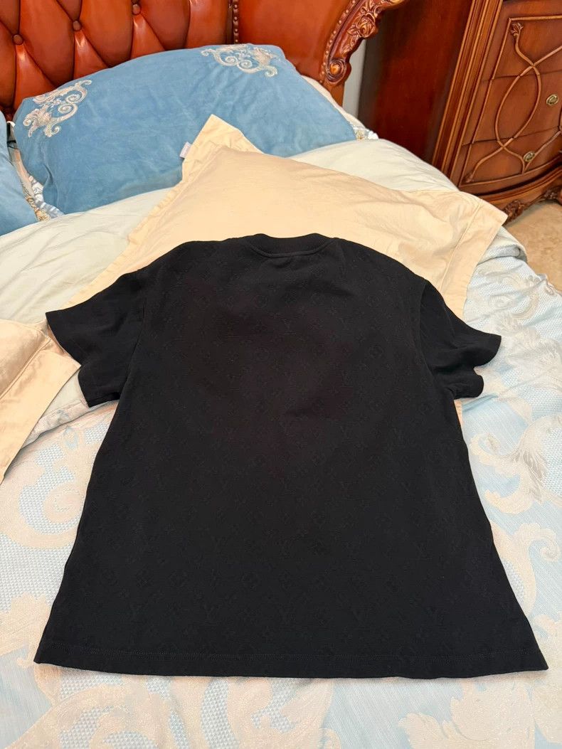 Louis Vuitton Louis Vuitton T-shirt with Logo Design Size US M / EU 48-50 / 2 - 2 Thumbnail
