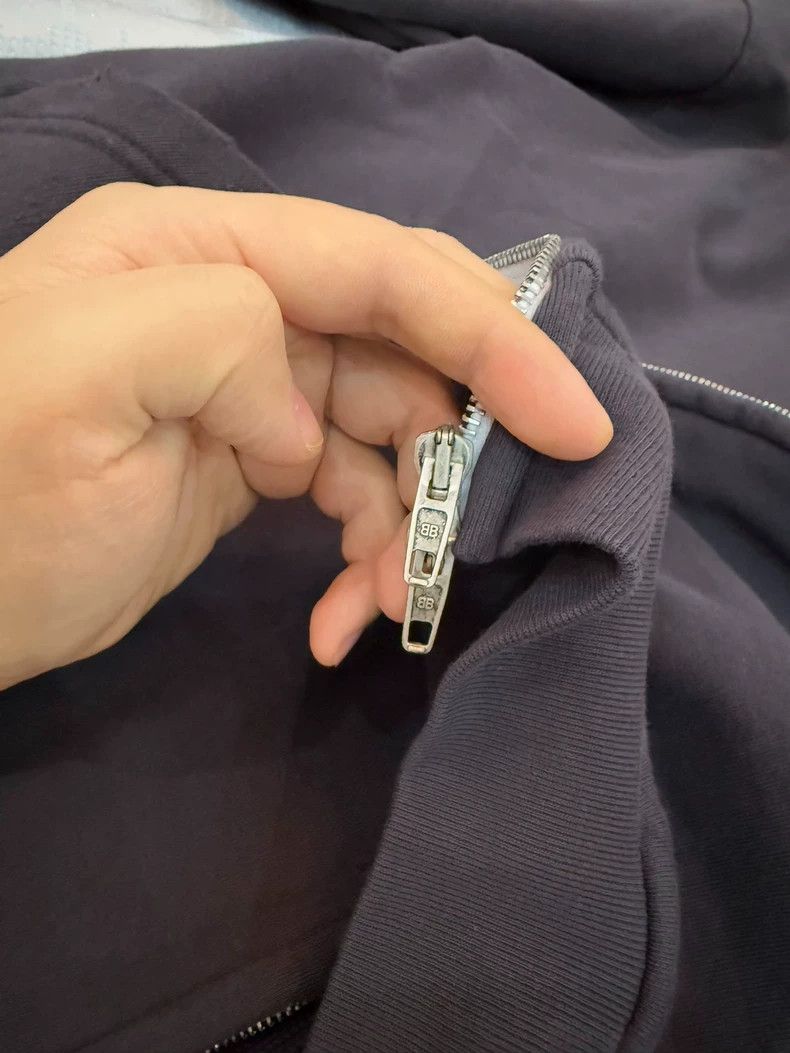 Balenciaga Balenciaga Hoodie with Unique Design Features Size US L / EU 52-54 / 3 - 4 Thumbnail