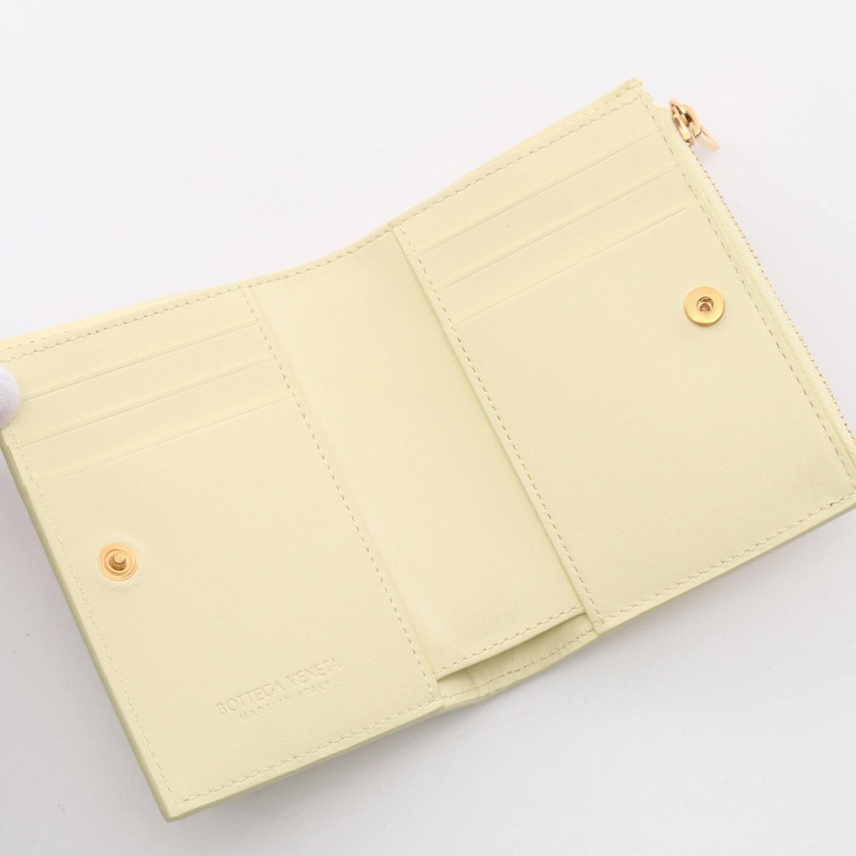 Bottega Veneta Bottega Veneta Intrecciato Bi-Fold Wallet Leather Yellow Size ONE SIZE - 3 Thumbnail