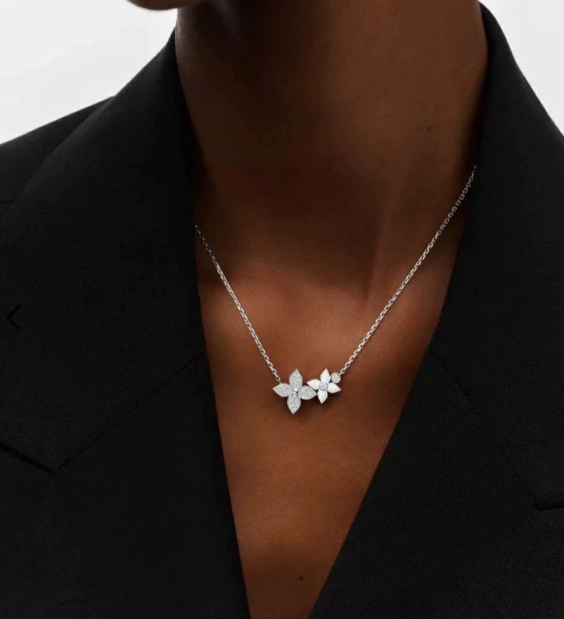 Louis Vuitton Louis Vuitton 18K White Gold Necklace Size ONE SIZE - 9 Thumbnail
