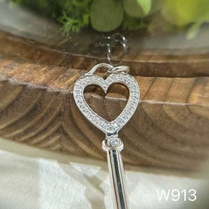 Tiffany & Co. Tiffany Heart-Shaped Key Pendant Size ONE SIZE - 3 Thumbnail