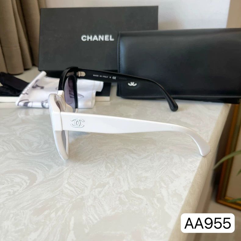 Chanel Chanel Black White Vintage Style Sunglasses Size ONE SIZE - 2 Thumbnail