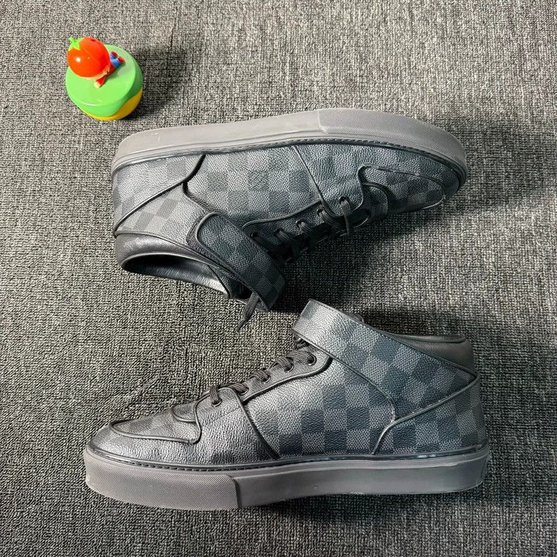 Louis Vuitton Louis Vuitton High Top Velcro Sneakers 44 Size Size US 10 / EU 43 - 5 Thumbnail