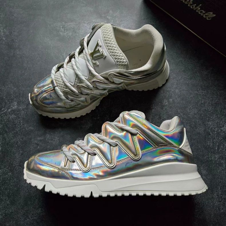 Louis Vuitton Louis Vuitton Runaway Sneakers Size 6.5 Size US 6.5 / EU 39-40 - 2 Thumbnail