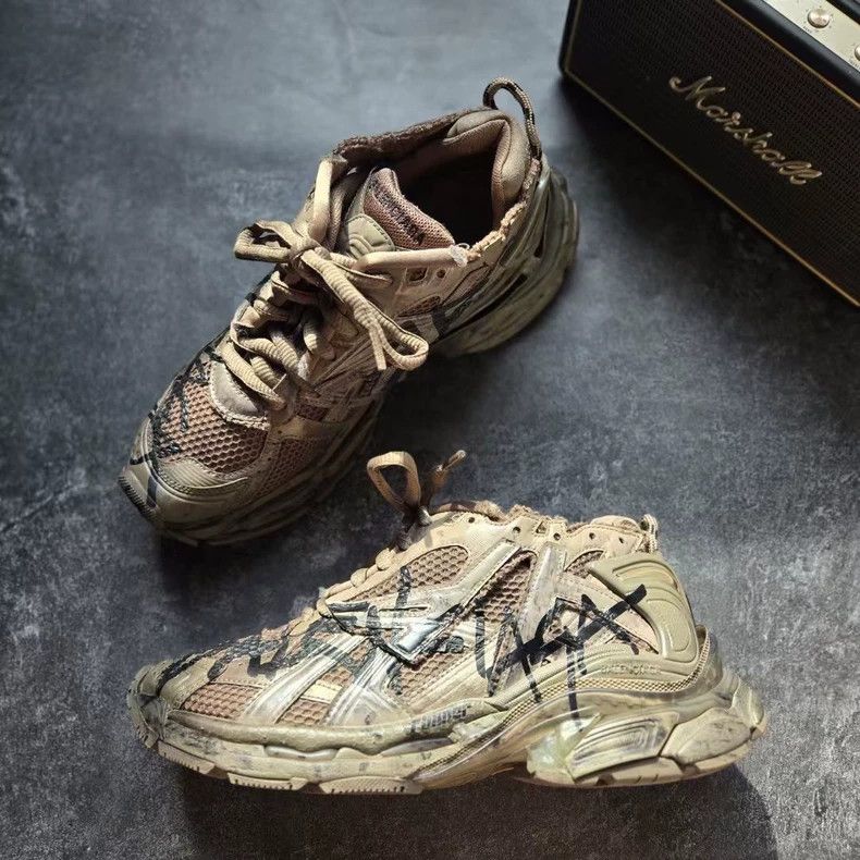 Balenciaga Balenciaga Runner Sneakers in Gray Brown Colorway Size US 8 / EU 41 - 2 Thumbnail