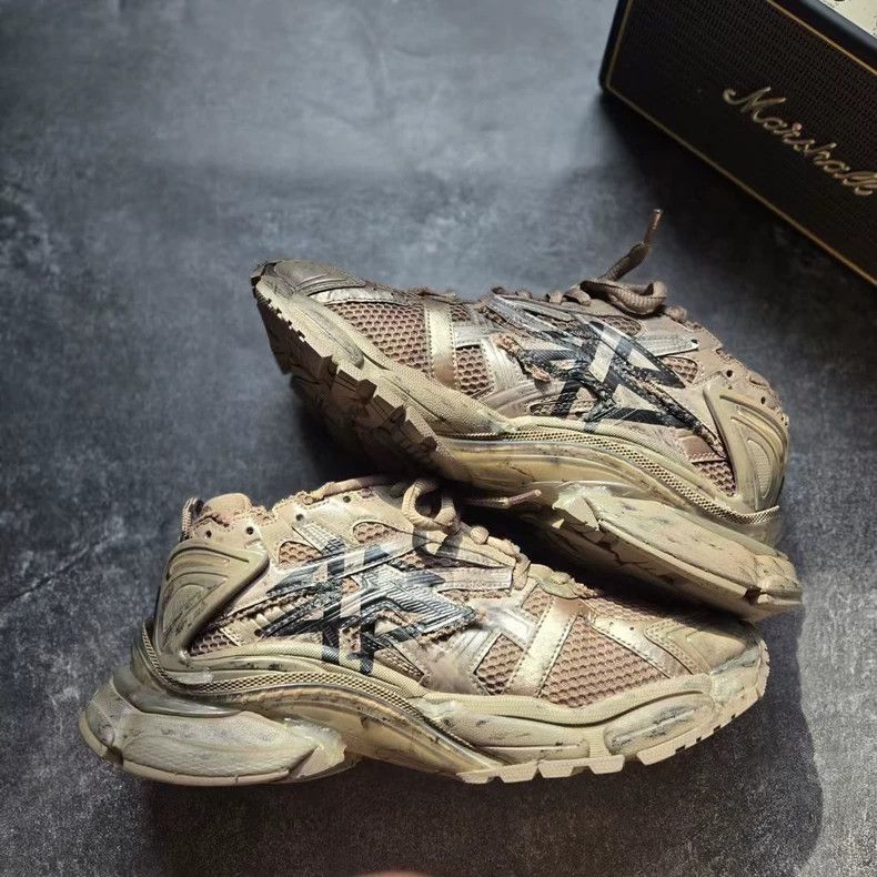 Balenciaga Balenciaga Runner Sneakers in Gray Brown Colorway Size US 8 / EU 41 - 5 Thumbnail