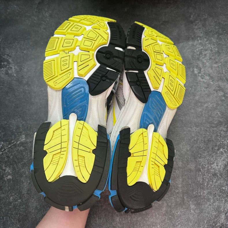 Balenciaga Balenciaga RUNNER2 Sneakers in Used Condition Size US 10 / EU 43 - 8 Thumbnail