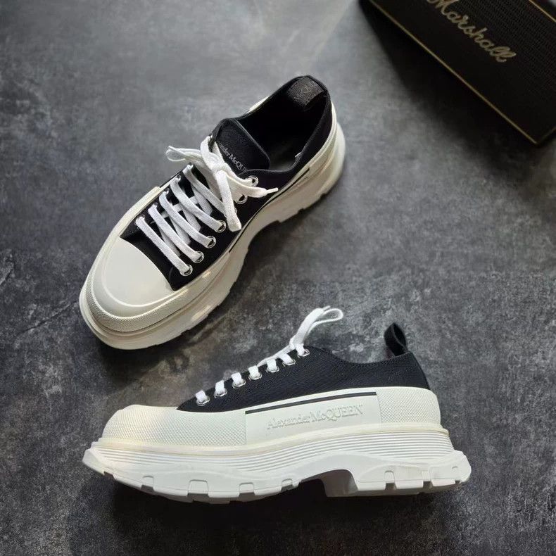 Alexander McQueen Alexander McQueen Black and White Sneakers Size US 10 / EU 43 - 2 Thumbnail
