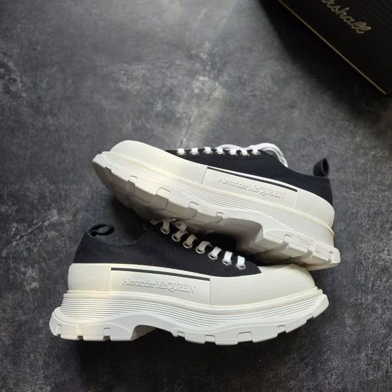 Alexander McQueen Alexander McQueen Black and White Sneakers Size US 10 / EU 43 - 4 Thumbnail
