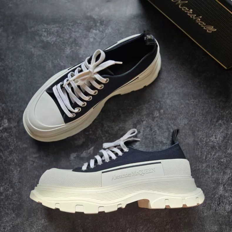 Alexander McQueen ALEXANDER MCQUEEN Black and White Martin Boots Size US 9 / EU 42 - 2 Thumbnail