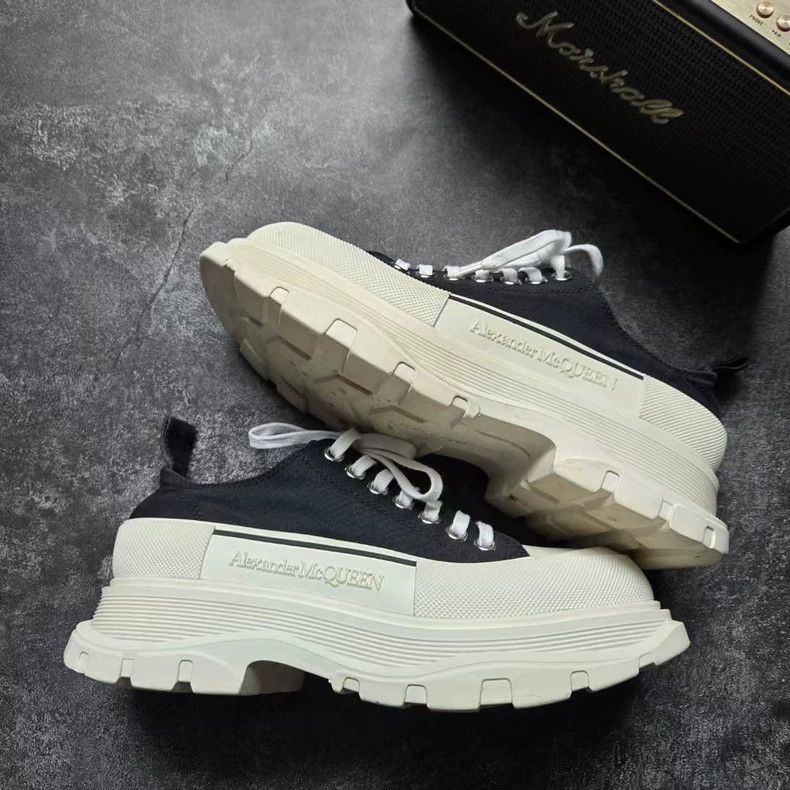 Alexander McQueen Alexander McQueen Black and White Sneakers Size US 9.5 / EU 42-43 - 4 Thumbnail