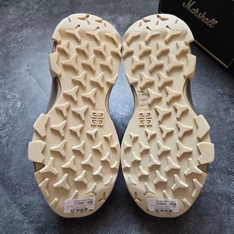 Givenchy Givenchy Desert Color Slip-On Shoes Size US 9 / EU 42 - 7 Thumbnail
