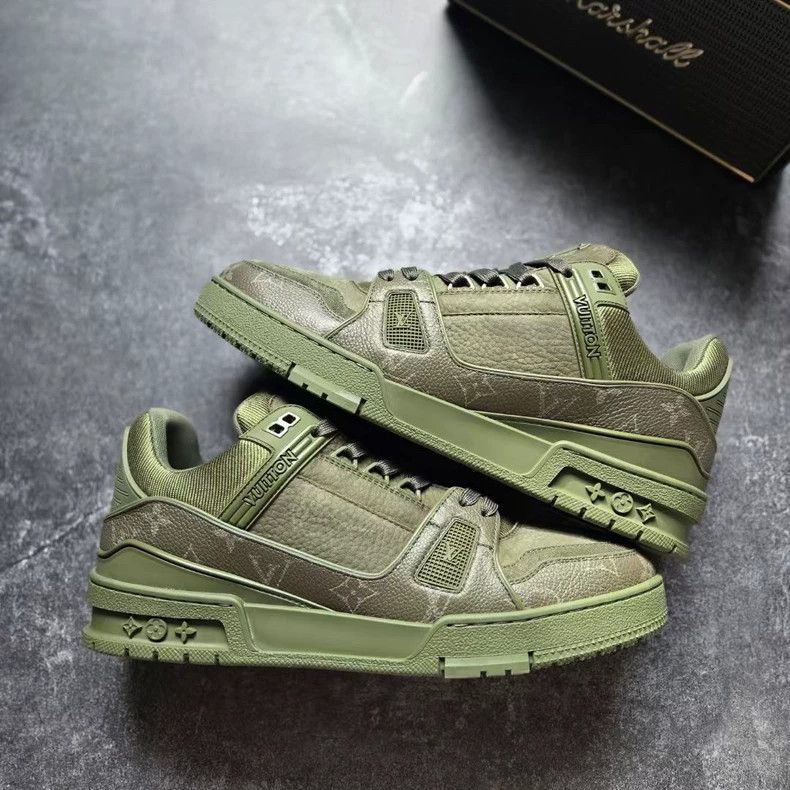 Louis Vuitton Louis Vuitton Green Trainer Sneakers Size 8 Size US 8 / EU 41 - 4 Thumbnail