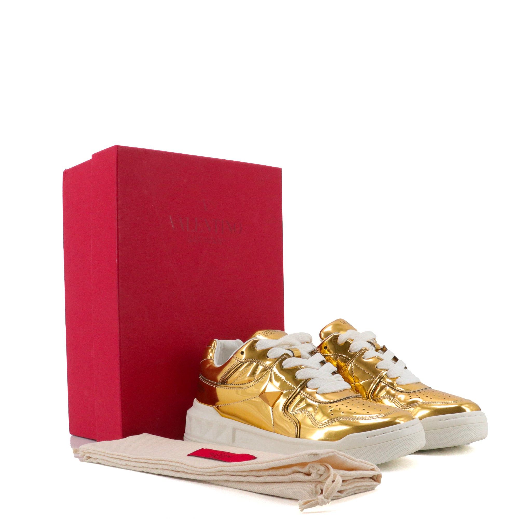 Valentino VALENTINO - Valentino One Stud sneakers in gold leather (T38) Size US 7 / IT 37 - 8 Thumbnail