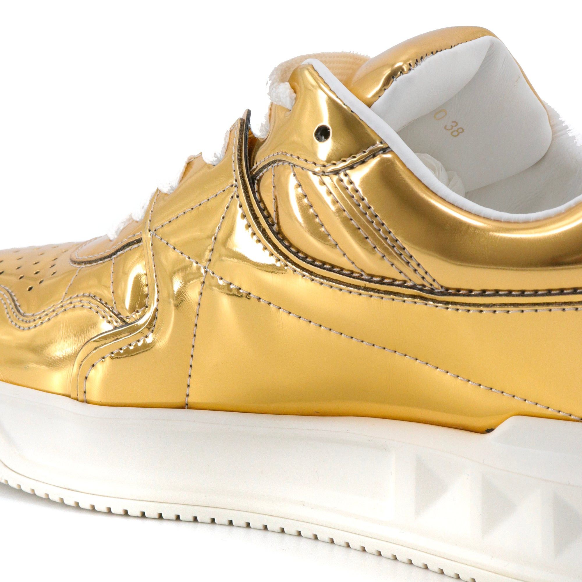 Valentino VALENTINO - Valentino One Stud sneakers in gold leather (T38) Size US 7 / IT 37 - 7 Thumbnail