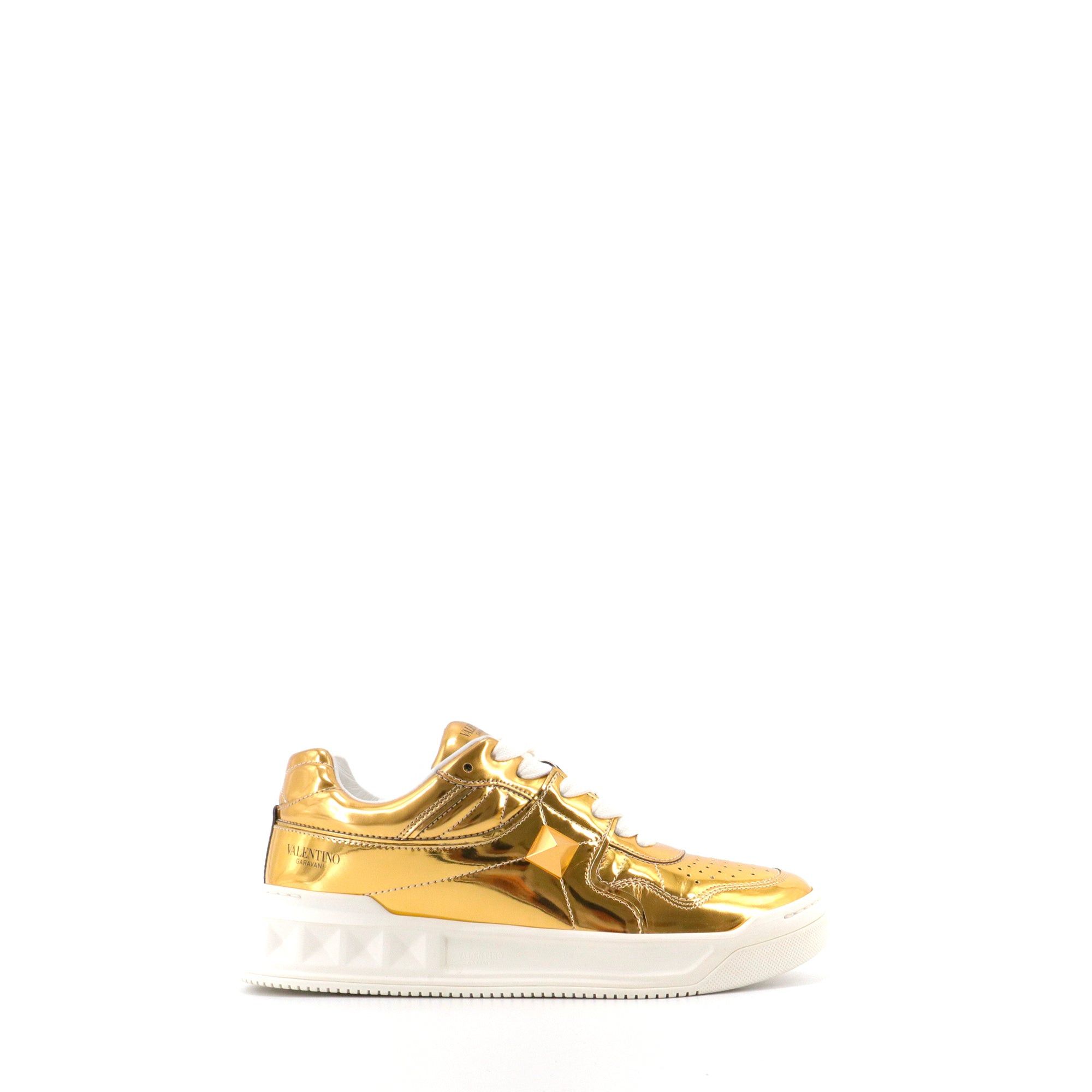 Valentino VALENTINO - Valentino One Stud sneakers in gold leather (T38) Size US 7 / IT 37 - 2 Thumbnail