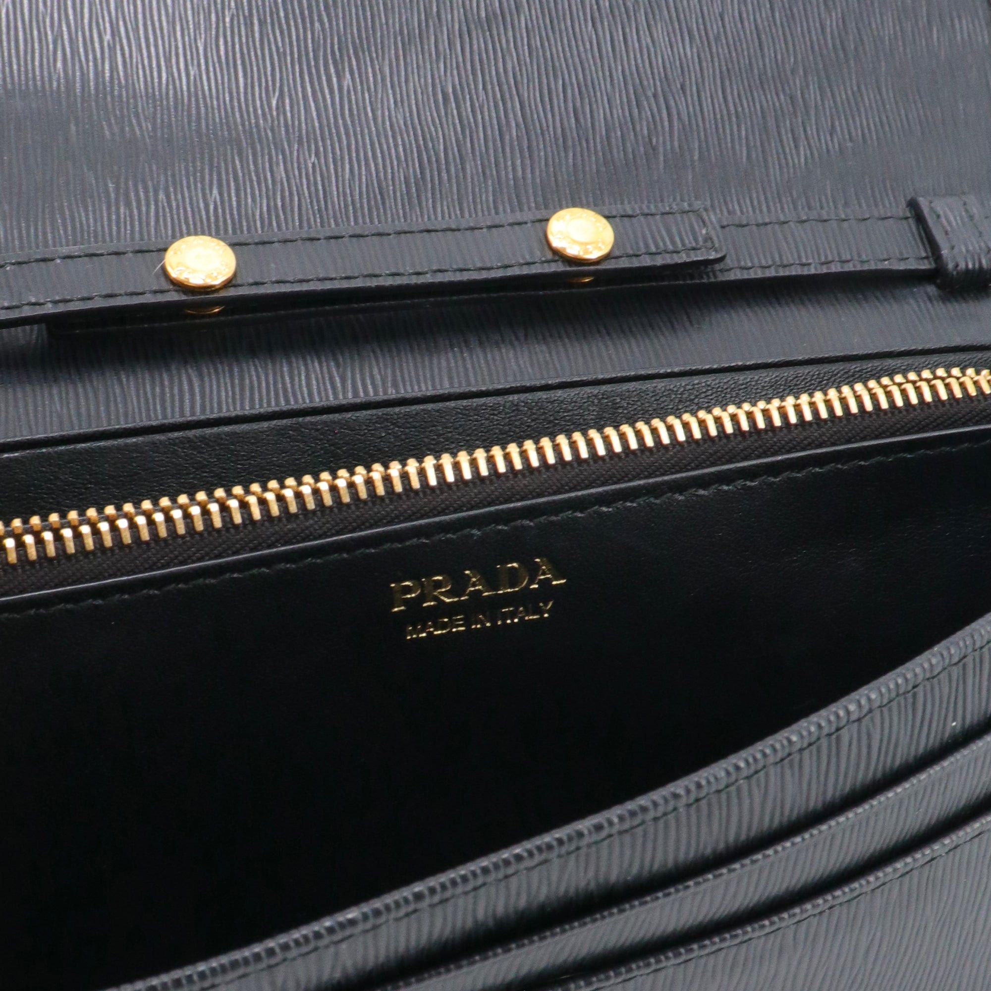 Prada PRADA - Prada Vitello Move wallet on chain in black grained leather Size ONE SIZE - 6 Thumbnail
