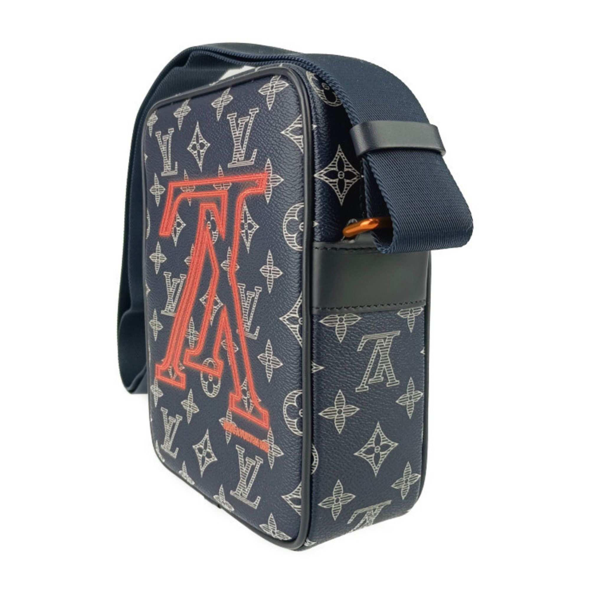 Louis Vuitton Louis Vuitton Danube shoulder Size ONE SIZE - 4 Thumbnail